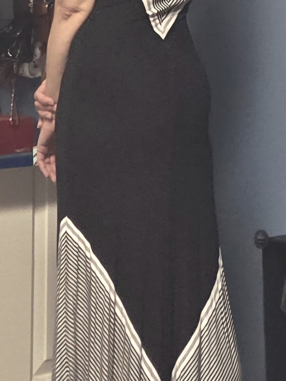 Black and White Chevron Maxi Dress - Women's Elegant Sleeveless Dress - Picture 3 of 4